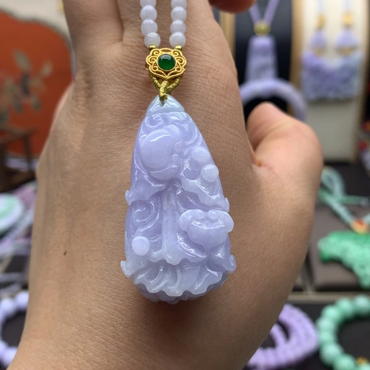 翡翠未镶嵌吊坠(赠链)