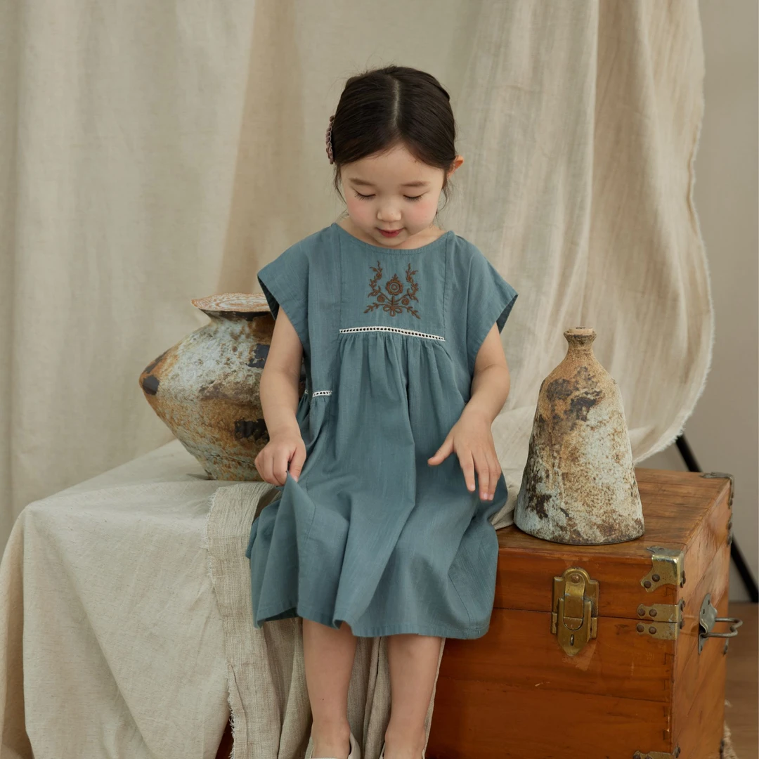 女童棉麻裙子夏季新款坎肩复古刺绣背心裙连衣裙8Q506