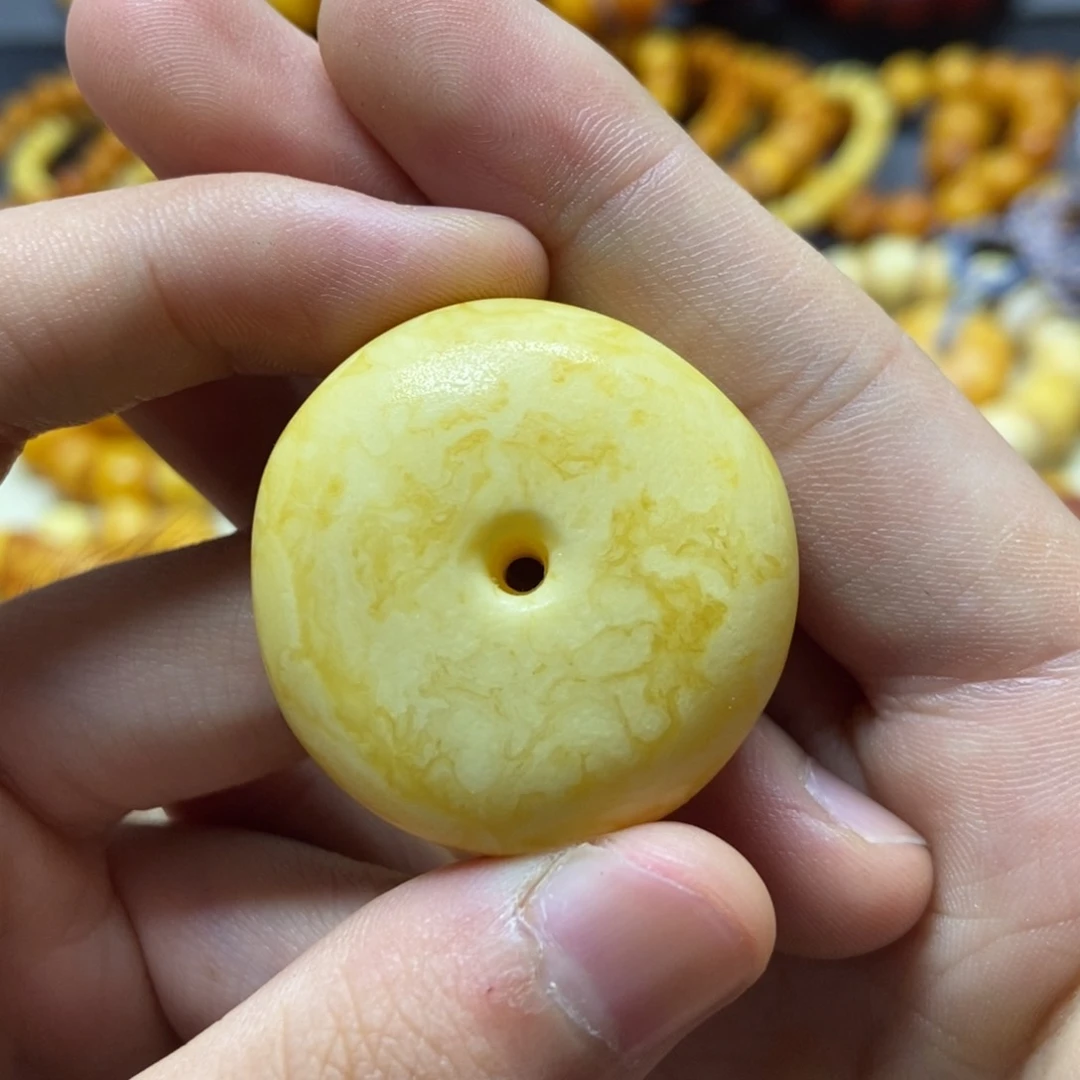 未镶嵌琥珀珠宝奇石
