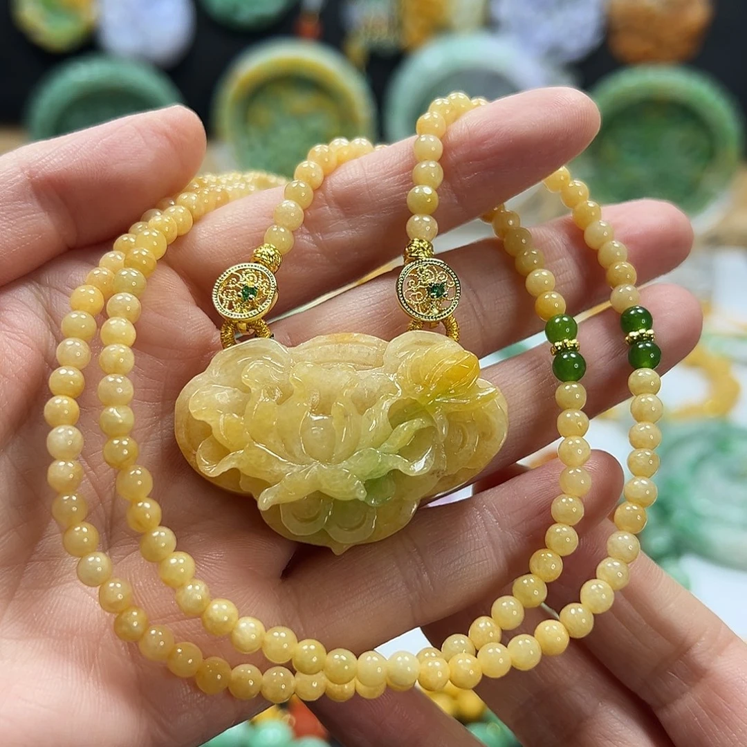 翡翠未镶嵌颈饰吊坠