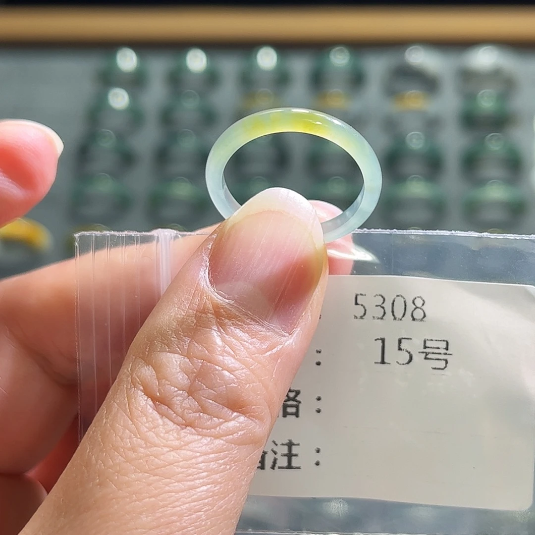 翡翠未镶嵌戒指5308。