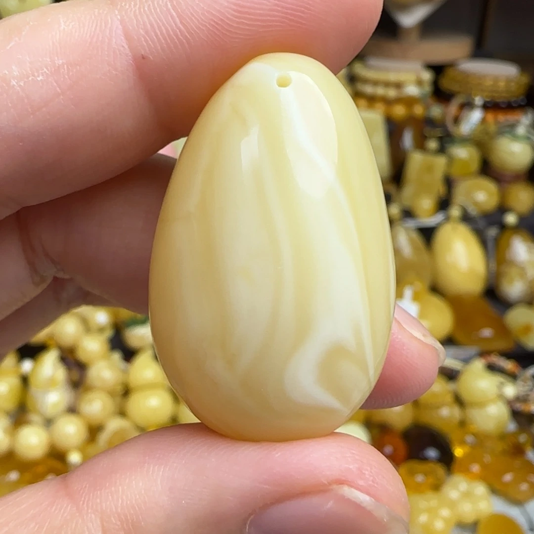 琥珀吊坠(不含链)未镶嵌天然俄料浓白妖花蜜蜡水滴吊坠