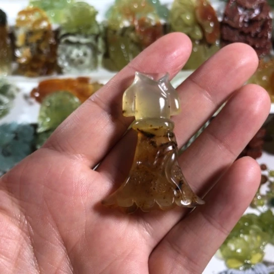 蛇纹石玉未镶嵌颈饰