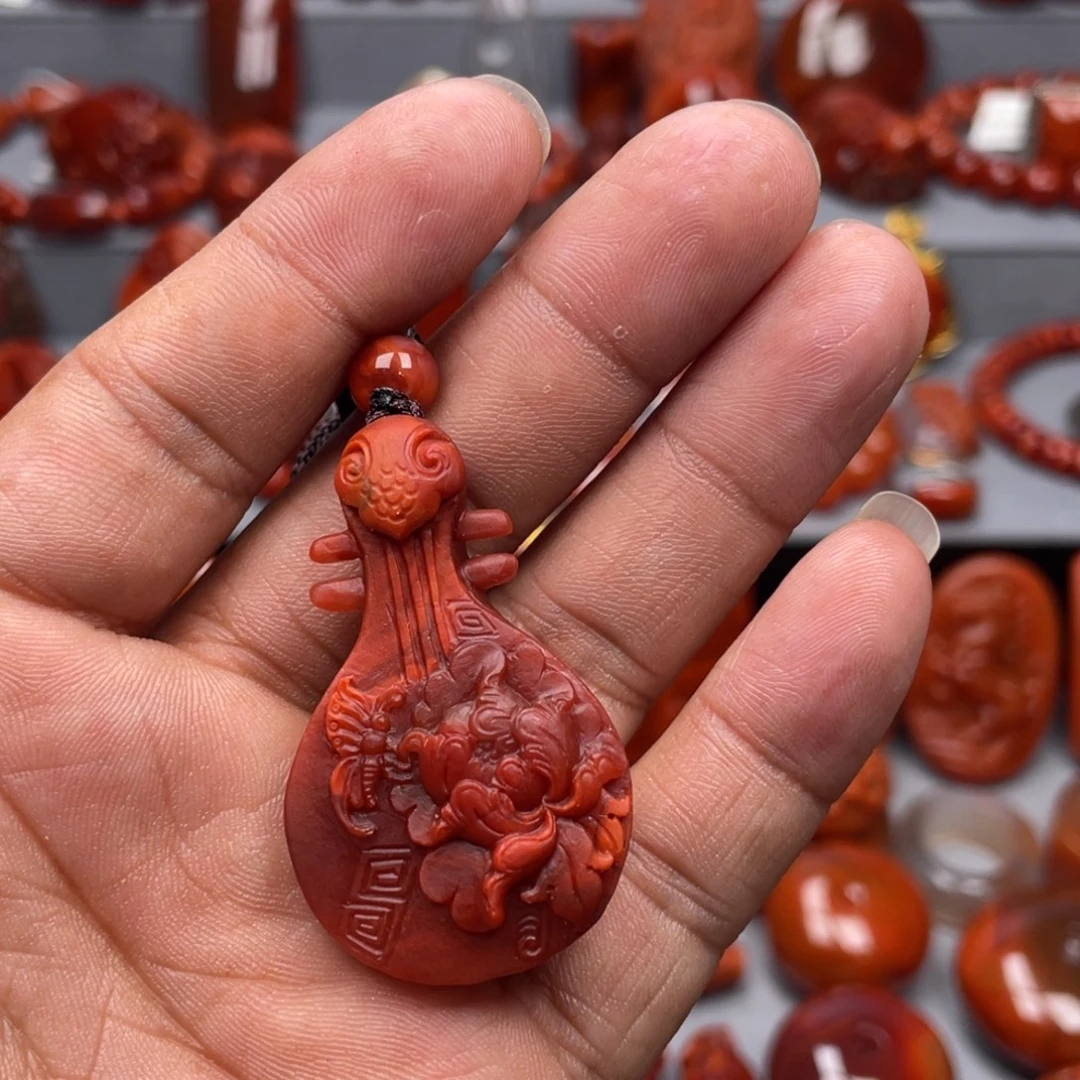 南红玛瑙未镶嵌珠宝奇石吊坠