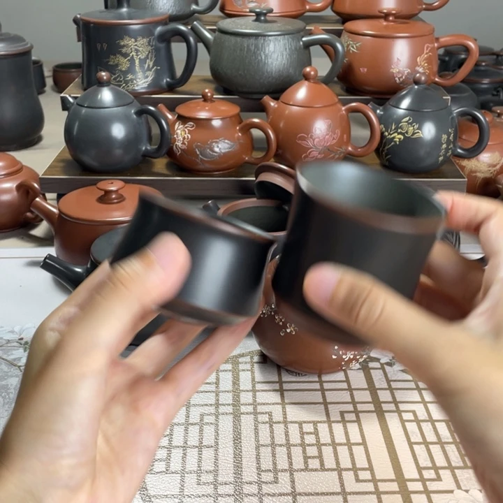 城***，一个高杯三个矮杯子