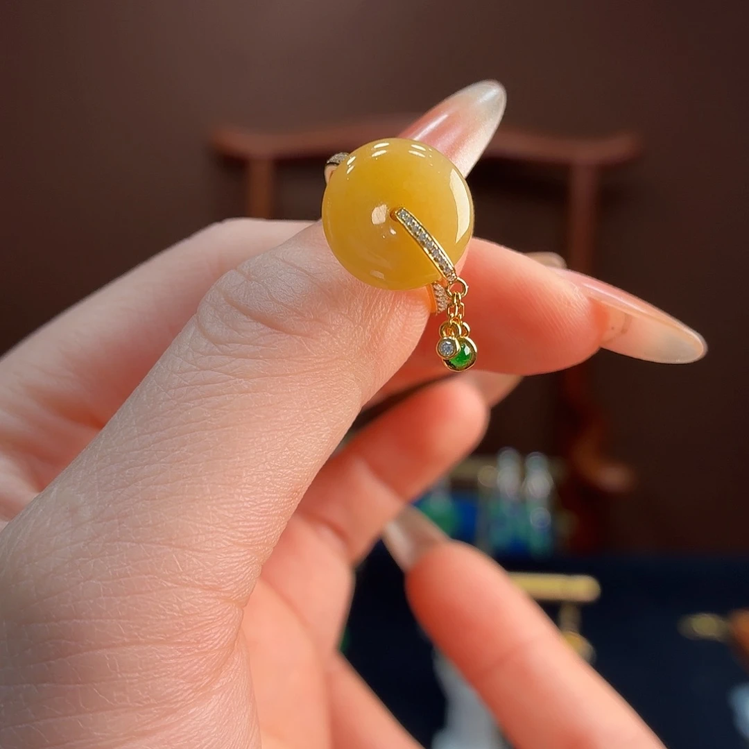 翡翠18K金镶嵌戒指