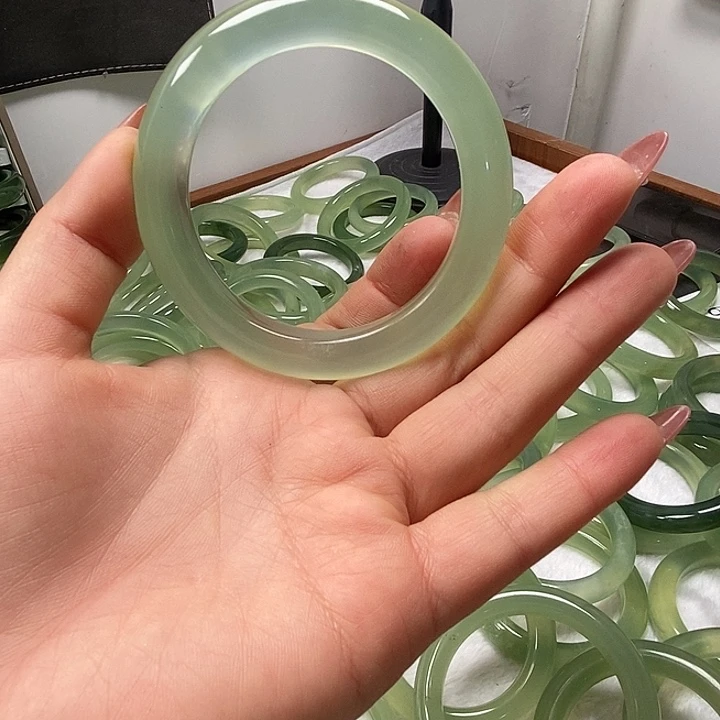 赴***庸蛇纹石玉未镶嵌手镯