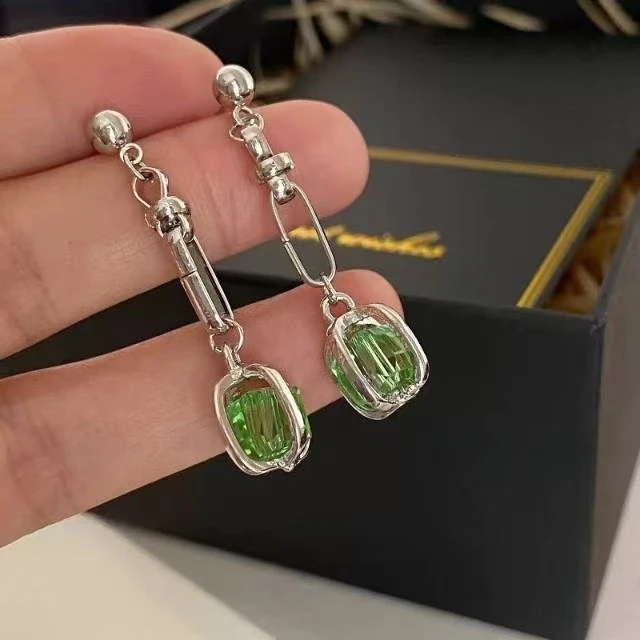 铜合金仿水晶耳饰 轻奢时尚百搭复古小众气质新款女几何耳钉S656