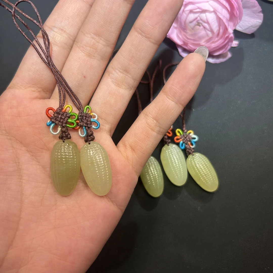 和田玉黄口玉米小挂件随机多样性发一a34