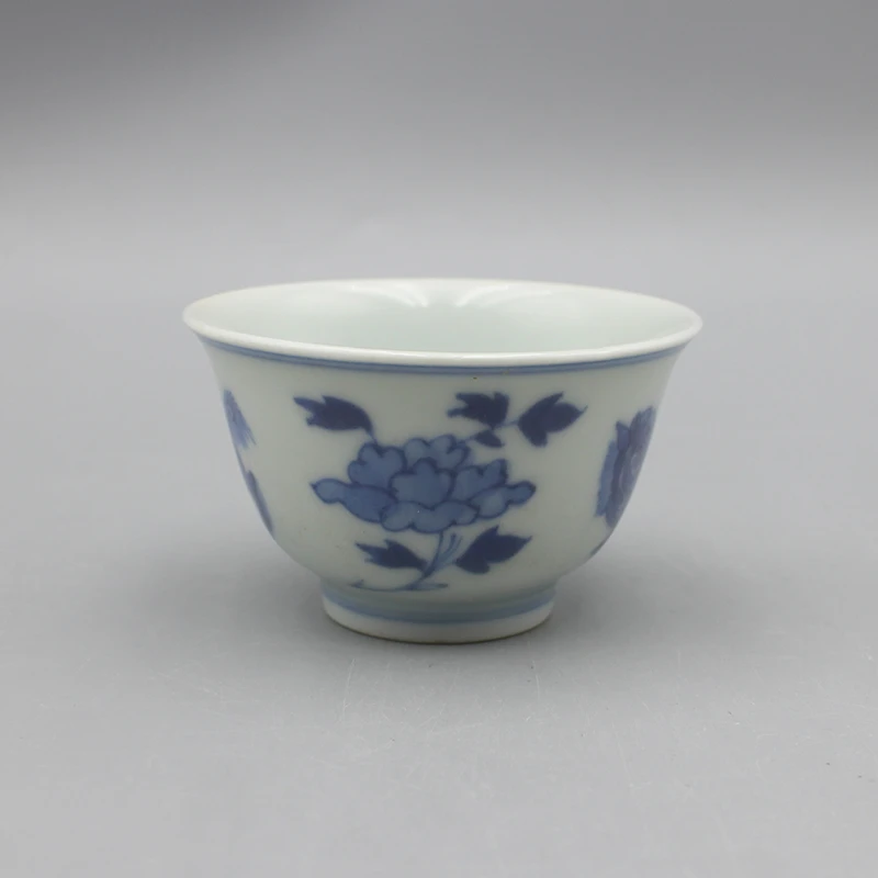 7073瓷器--青花瑞兽花卉纹杯