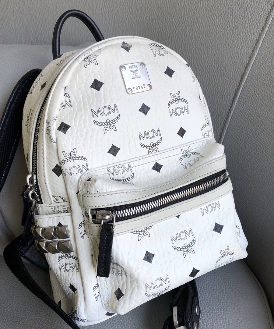 95新 MCM MCM白色小号双肩包C1637