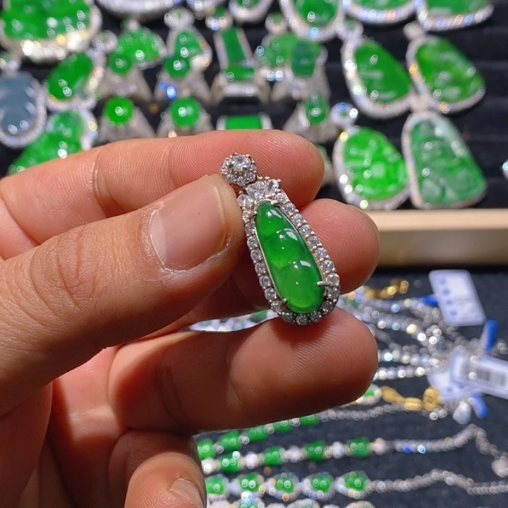 翡翠颈饰银S925镶嵌天然A货翡翠