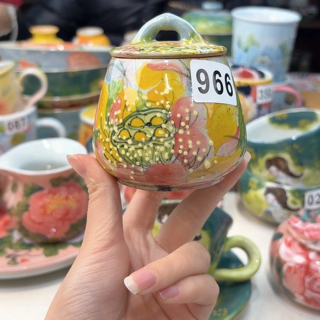 瓷片兔兔好可爱呀打个