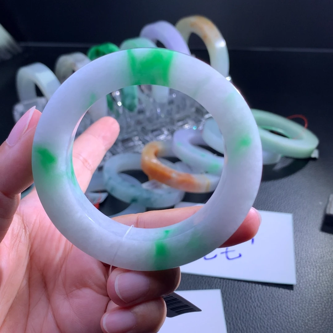 定制翡翠未镶嵌翡翠手镯