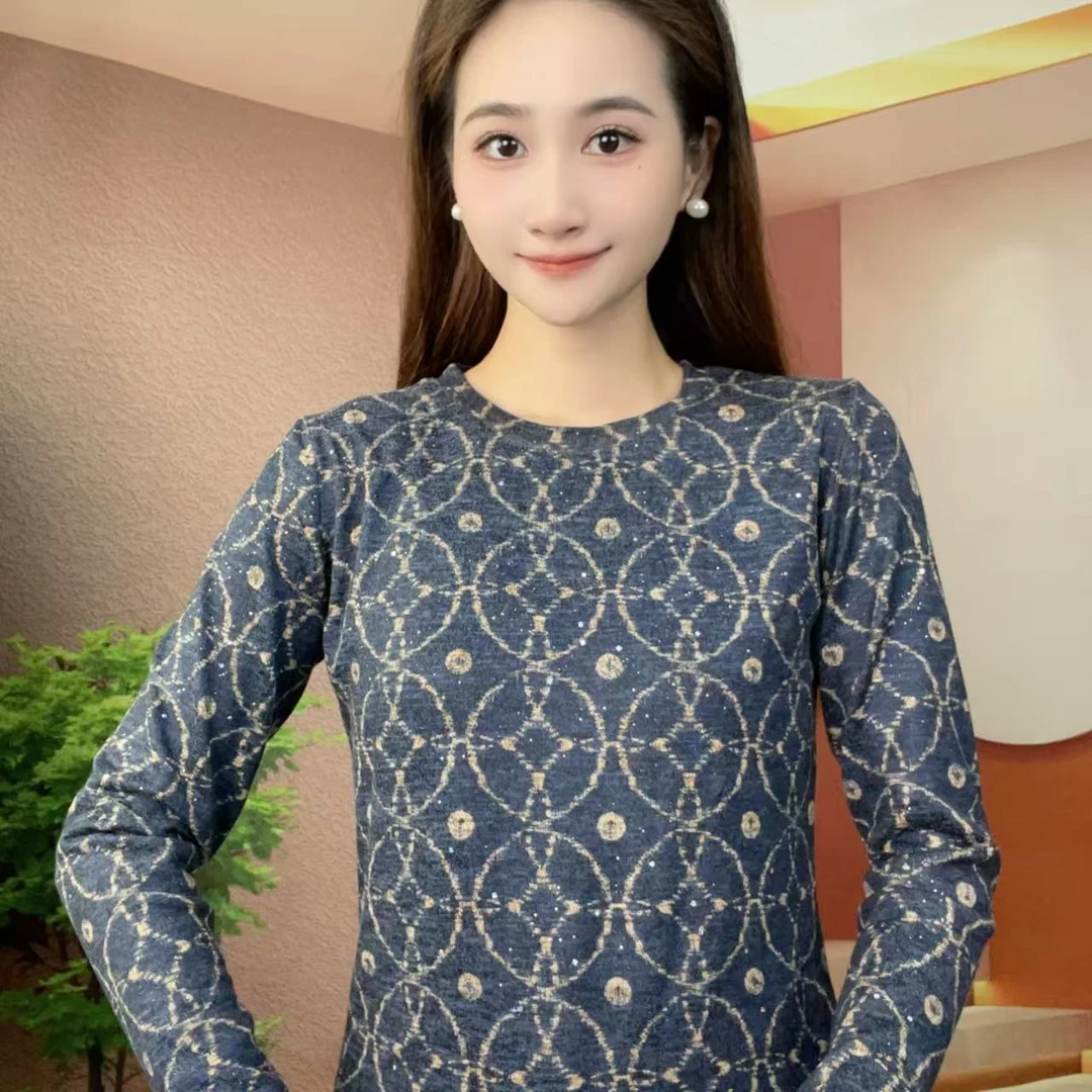 2025冬季新款澳绒长袖圆领时尚显瘦印花T恤上衣A560