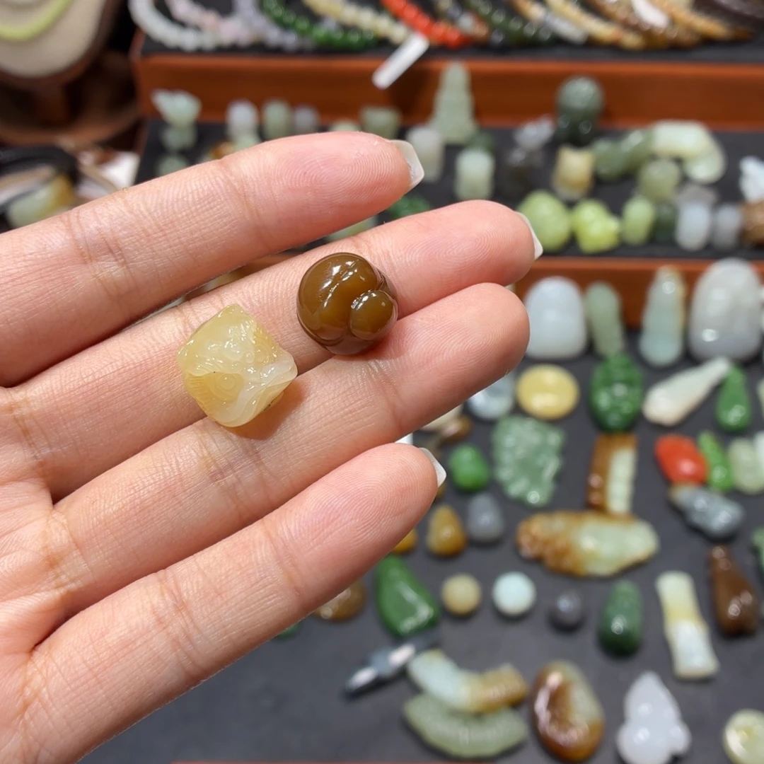 俺****和田玉未镶嵌颈饰