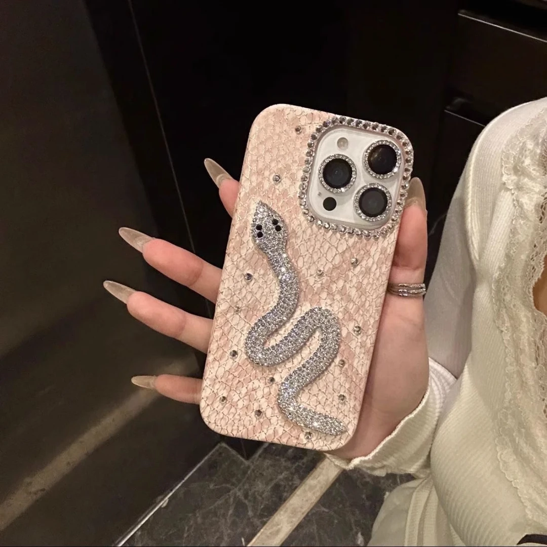 适用苹果16手机壳新款水钻蛇iphone15女款潮牌14全包13奢华12高级