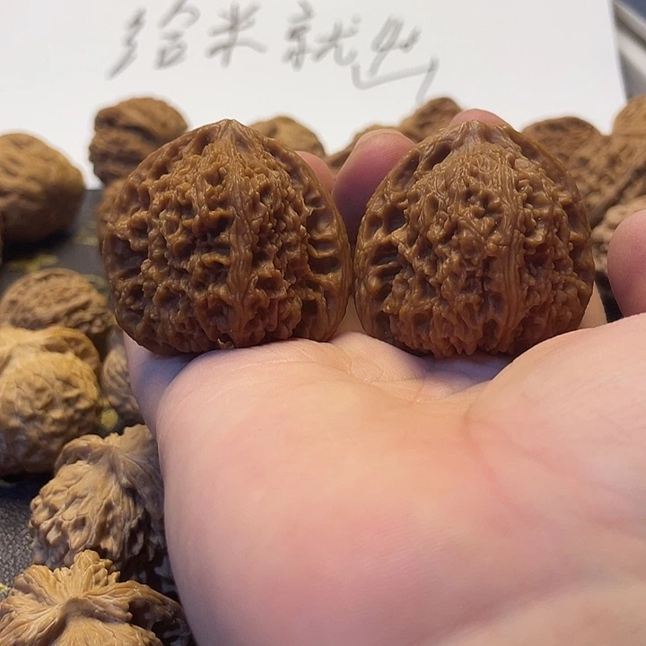 M***D文玩核桃吊坠南疆