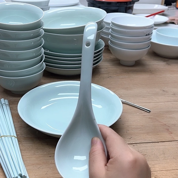 余***教陶瓷青瓷大勺两个，微瑕处理