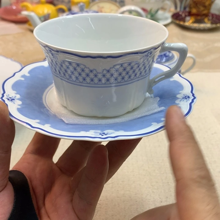 曦****瓷片哈哈哈哈哈哈