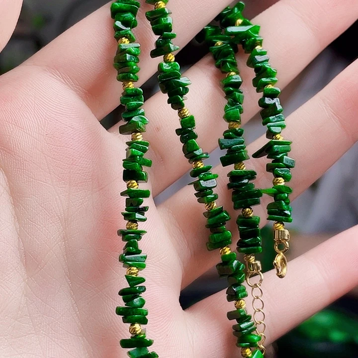 翡翠未镶嵌颈饰多样性