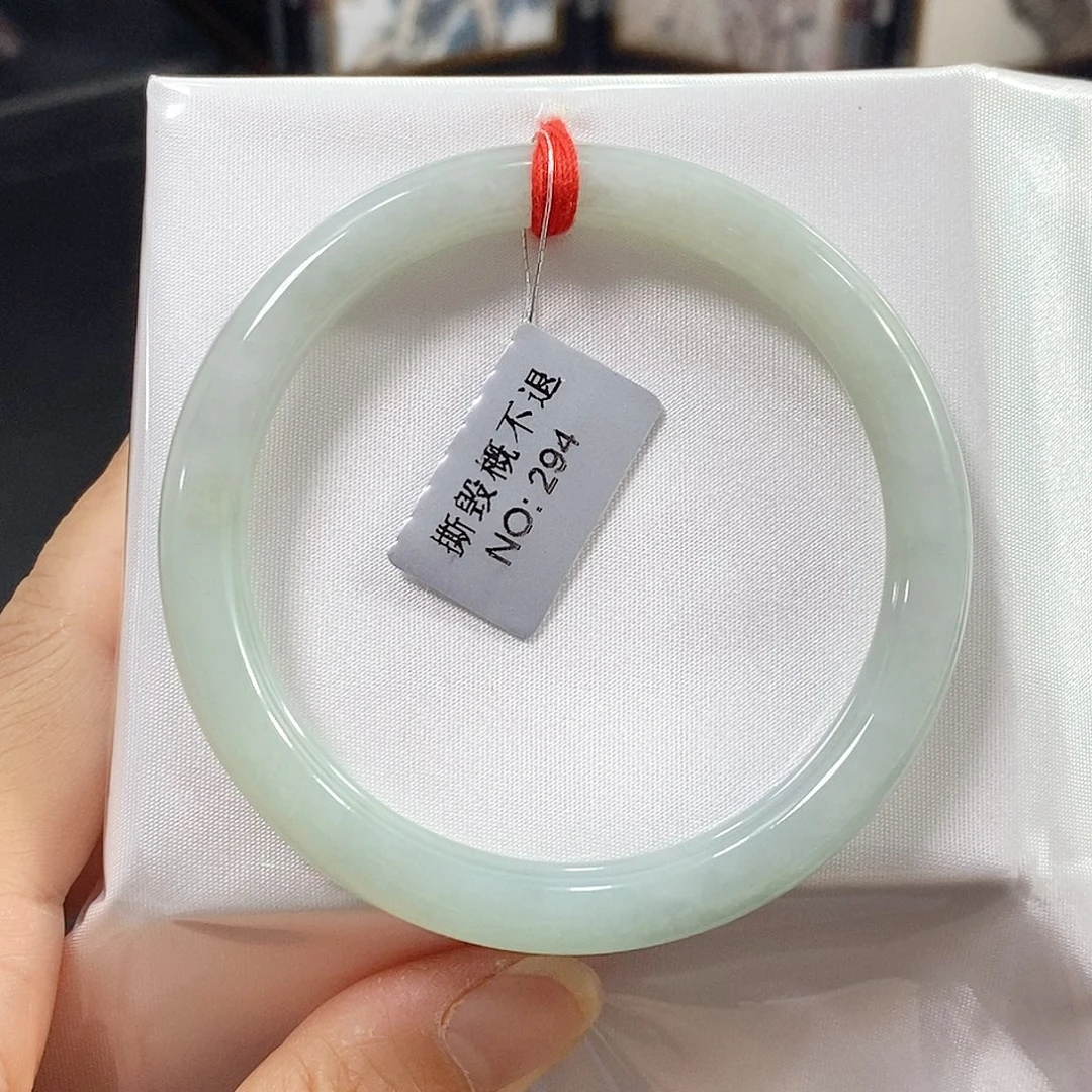 翡翠未镶嵌手镯（圆镯）手镯