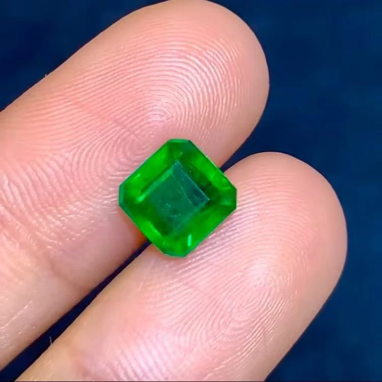 天然 祖母绿 ，微油，2.16克拉