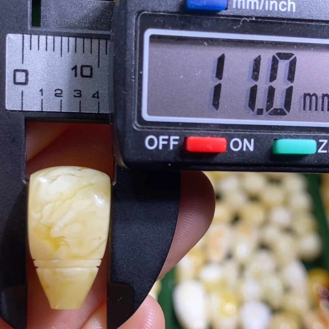 蜜蜡未镶嵌裸石配饰