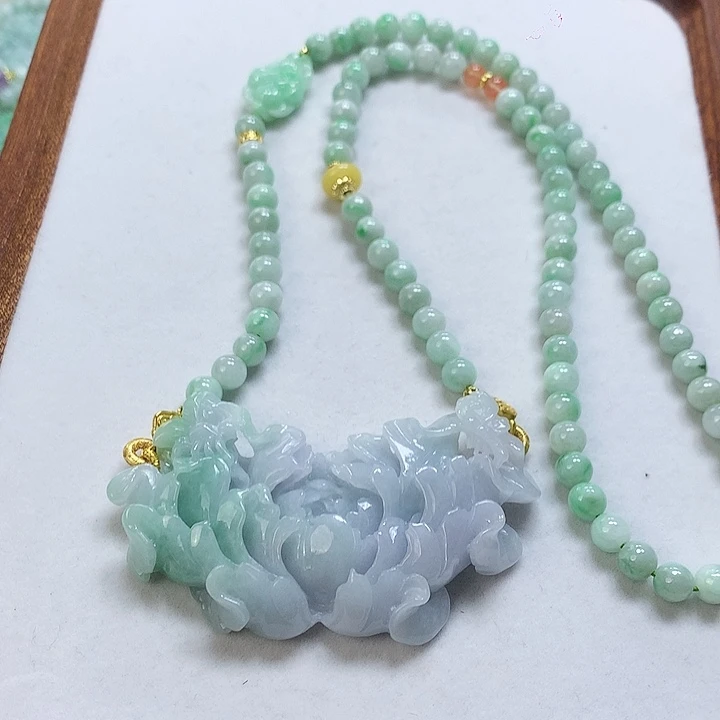翡翠颈饰未镶嵌吊坠