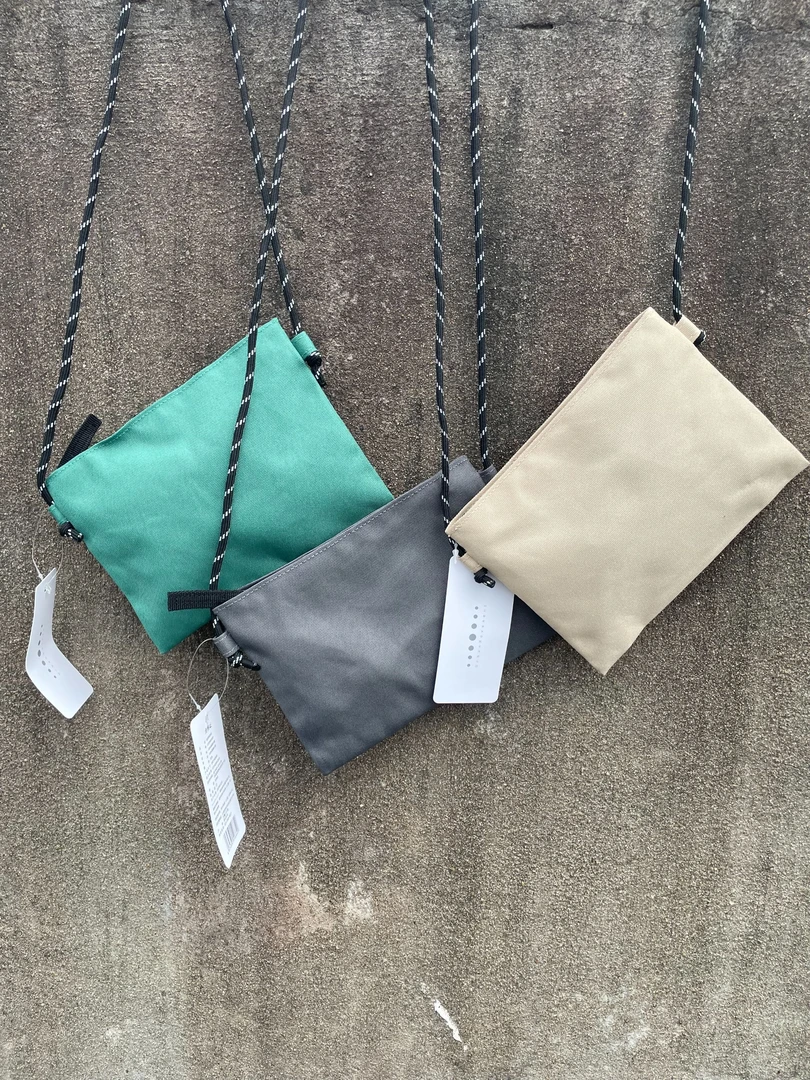 简约轻便 迷你单肩斜挎包 19x13.5cm