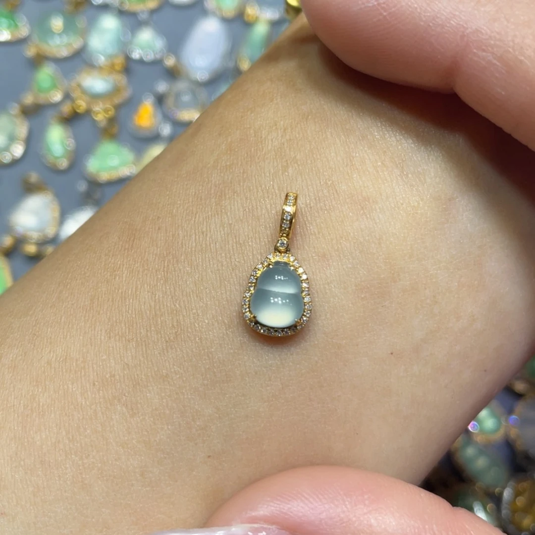 【闪购商品】翡翠吊坠(不含链)18K金镶嵌