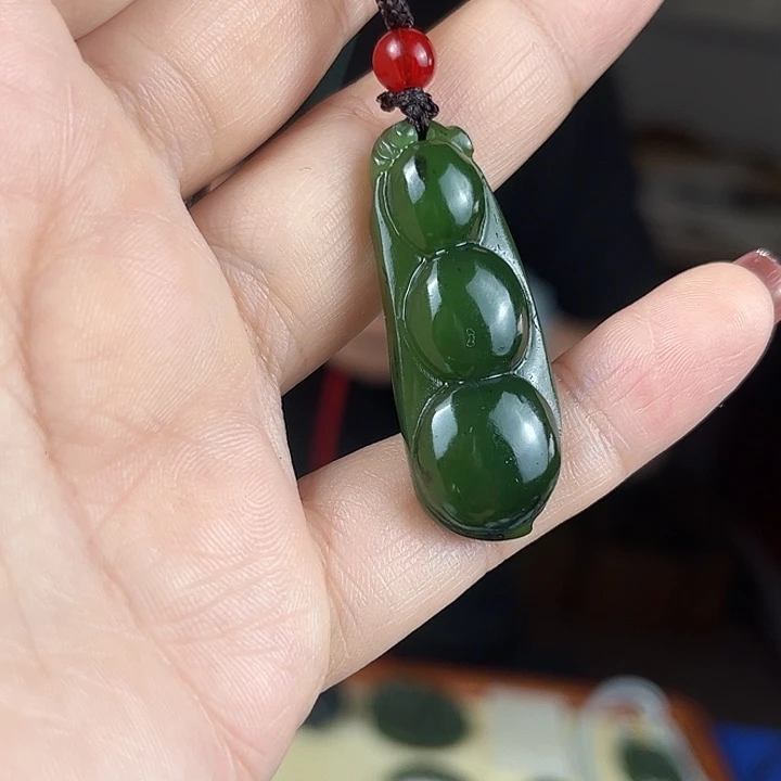 颈饰未镶嵌和田玉（糖玉）