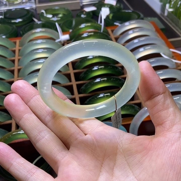 未镶嵌蛇纹石玉手镯55