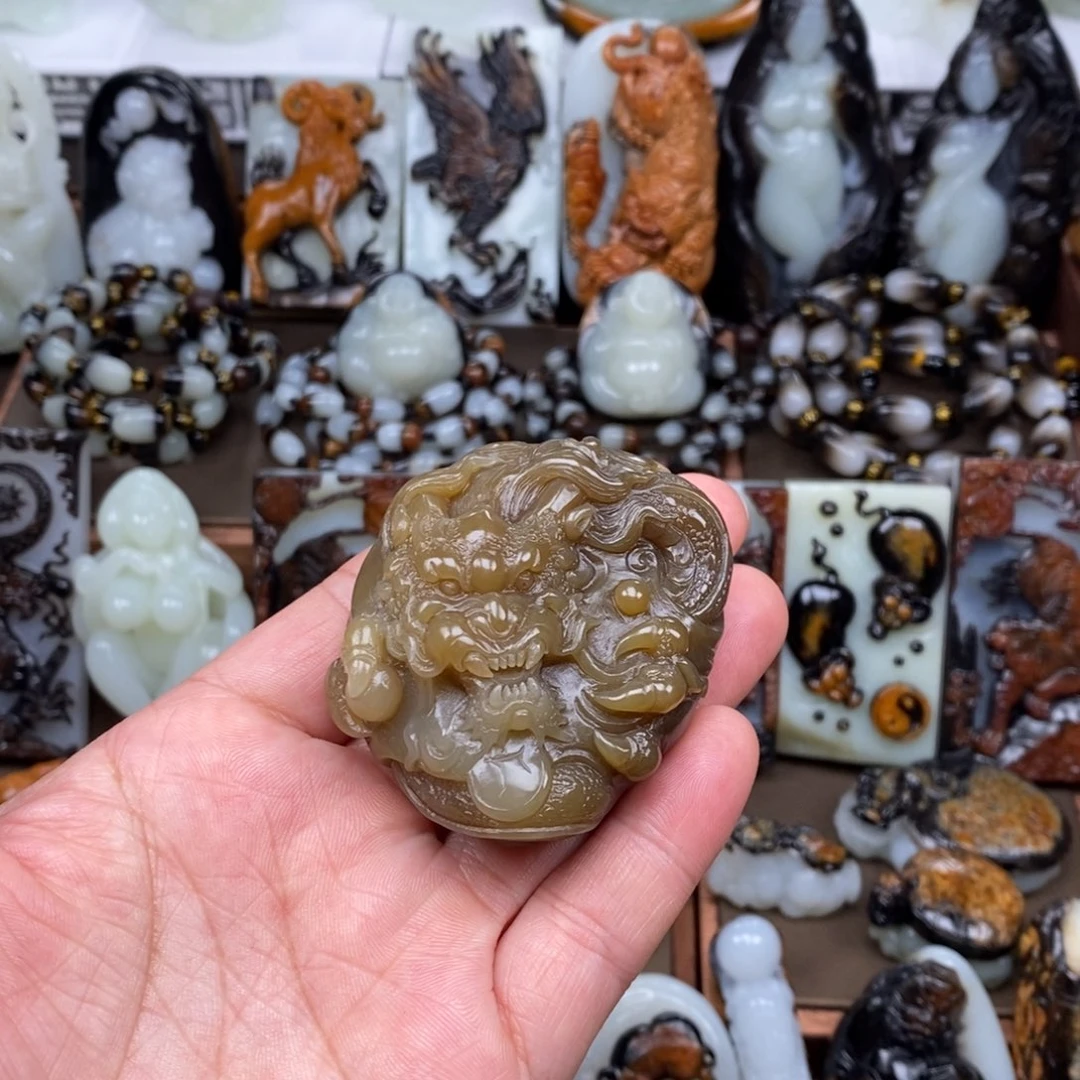 颈饰未镶嵌和田玉