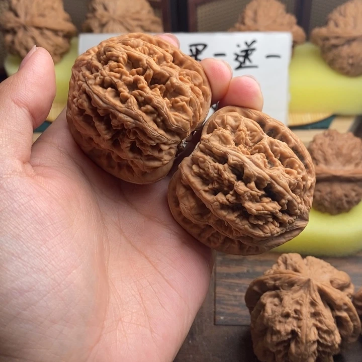 小***于吊坠文玩核桃46全大粗筋 719