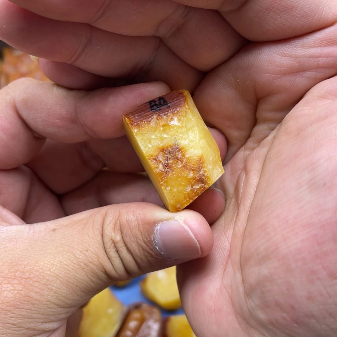 定制蜜蜡未镶嵌锦**゛原石