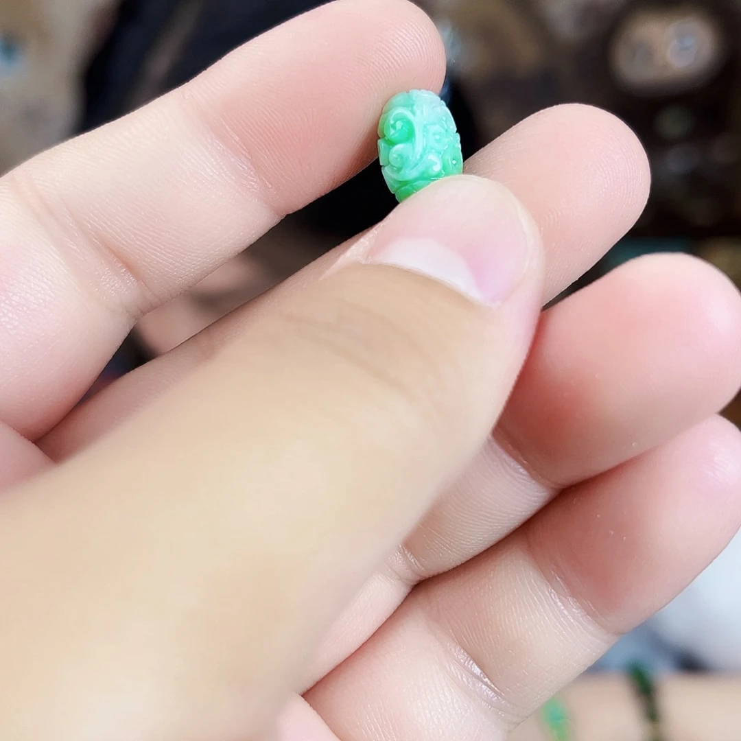 翡翠未镶嵌颈饰吊坠