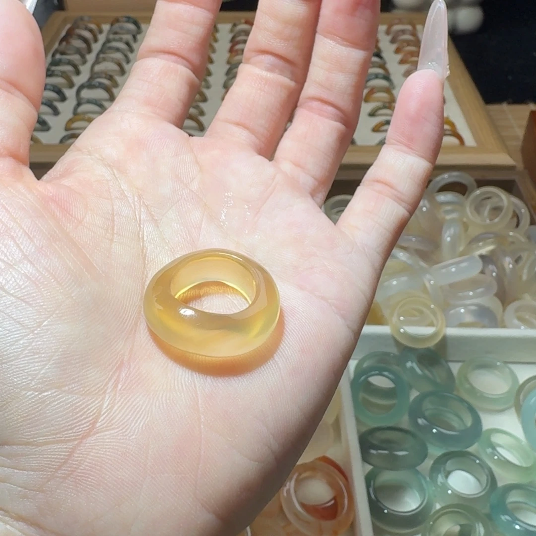 玛瑙/玉髓未镶嵌戒圈港9 扭扭