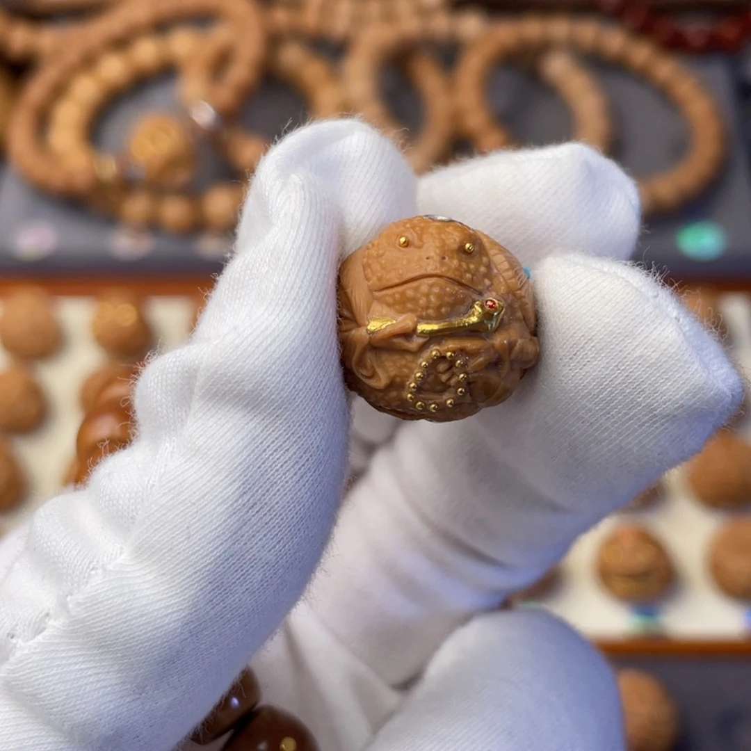 猴头核桃吊坠满工金蟾泰斗