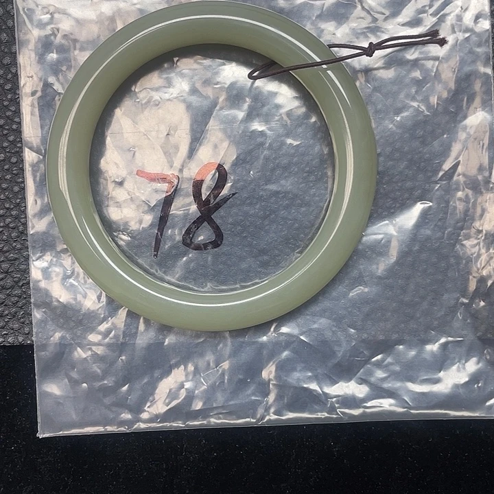 和田玉（糖玉）未镶嵌手镯