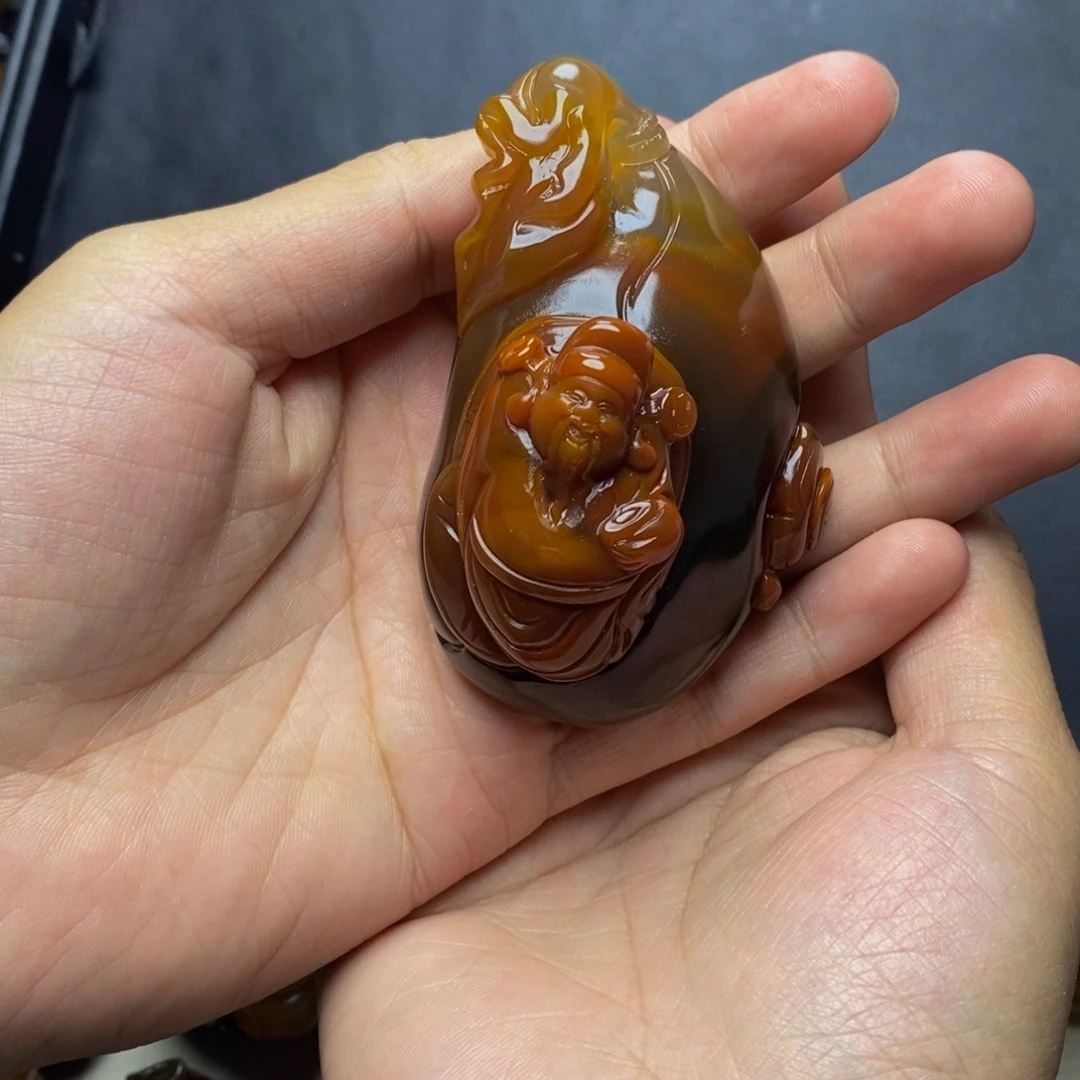 玛瑙/玉髓手把件未镶嵌手****衣