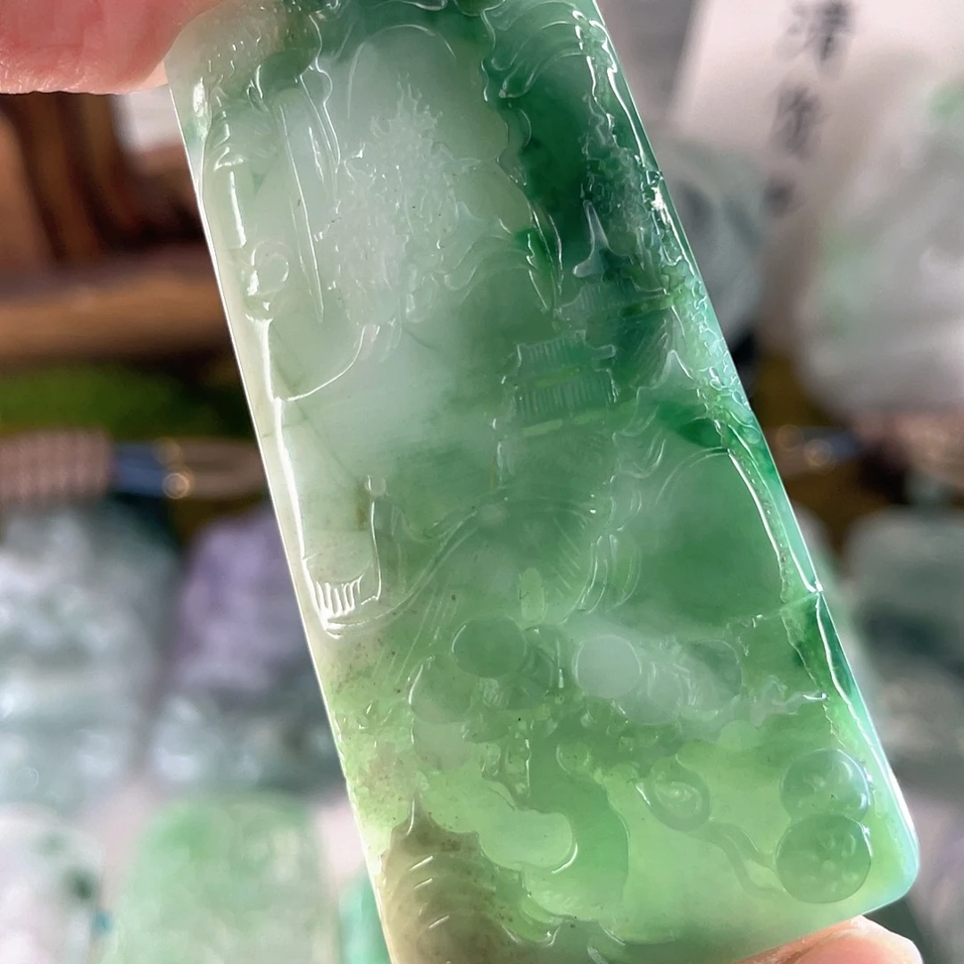 翡翠未镶嵌颈饰山水牌