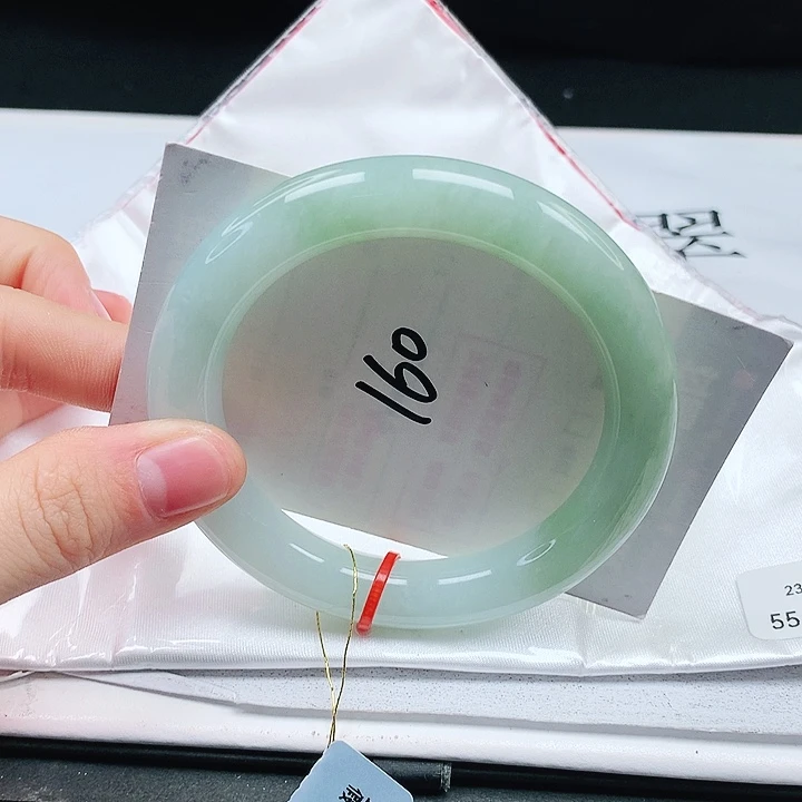 翡翠手镯（圆镯）未镶嵌缅甸天然a货手镯55+