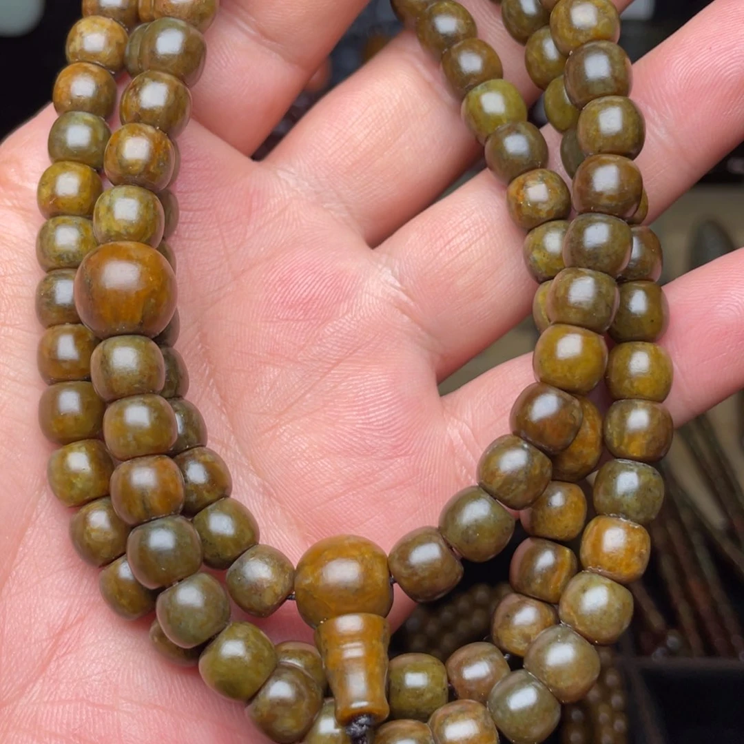 岫岩河磨玉（透闪石质玉）未镶嵌颈饰8×7.108黄绿肉