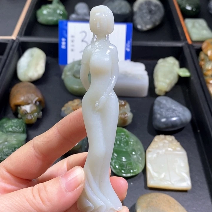 和田玉摆件未镶嵌财*神定制