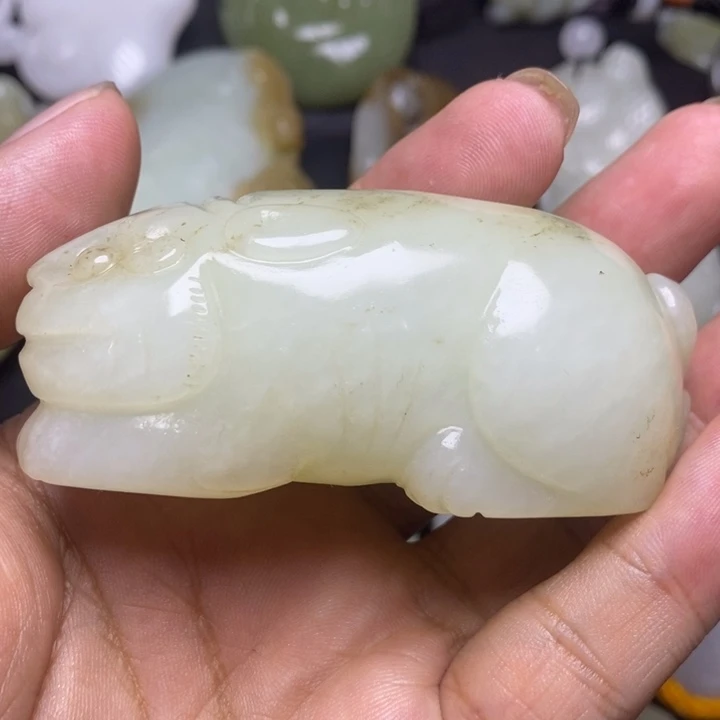 和田玉未镶嵌颈饰欣**荣