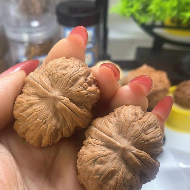 文玩核桃把件元宝