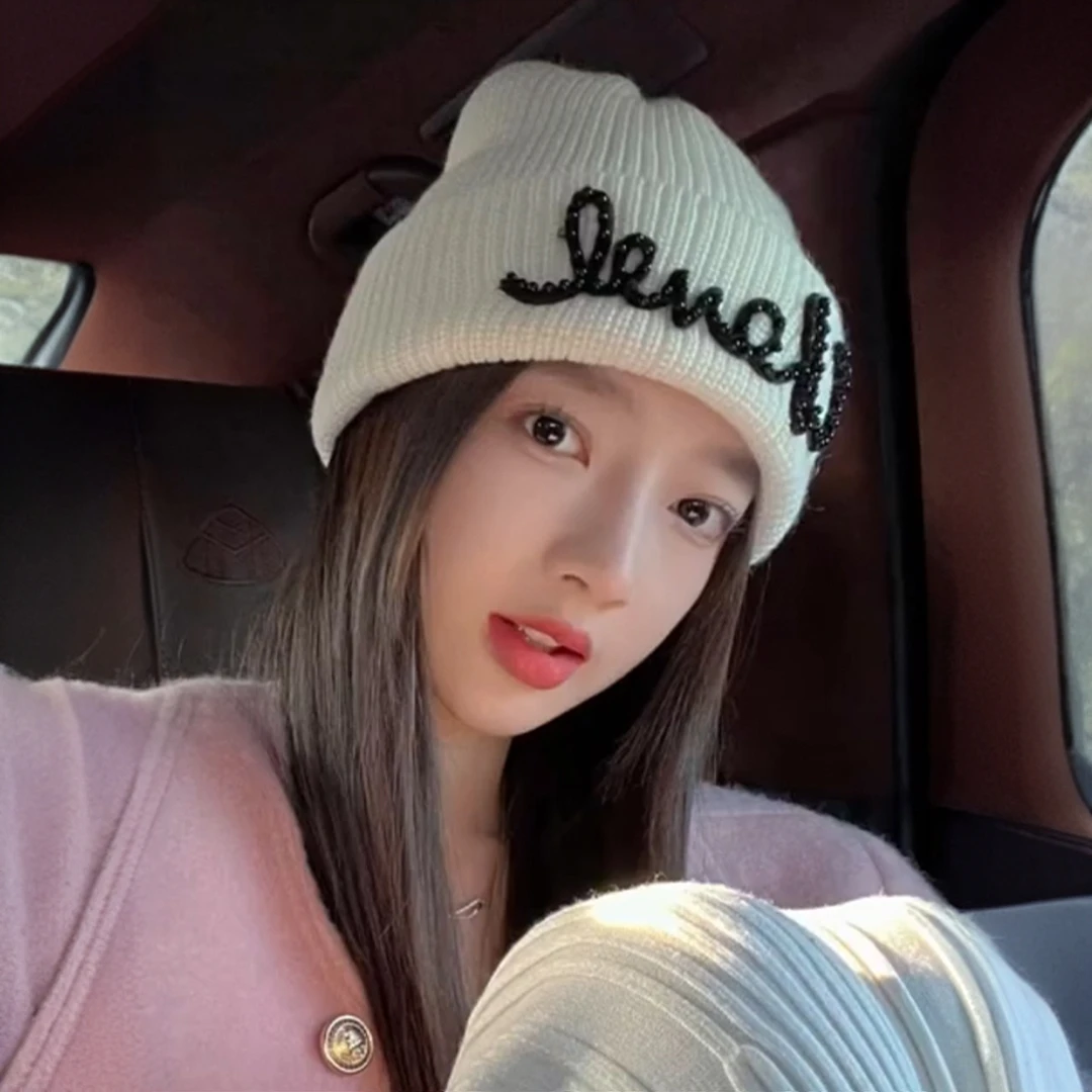 秋冬新款手工串珠字母休闲时尚百搭冷帽女保暖护耳针织帽子毛线帽