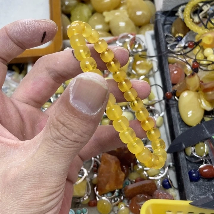 未镶嵌蜜蜡裸石多样性发货