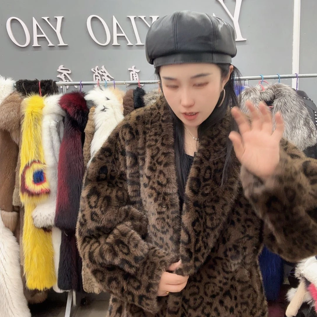女装大赛中荣获金